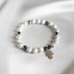 Bransoletka howlit biały + hematyt z ręką Fatimy