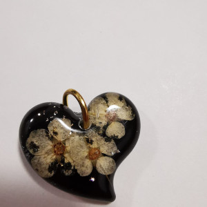 Czarny wisior serce handmade retro