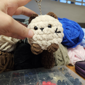 Koteczek ręcznie robiony brelok