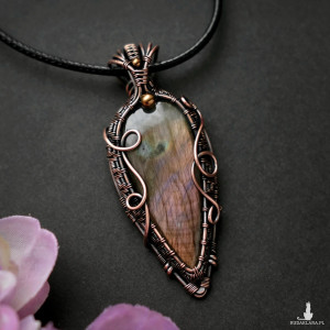 Wisior miedziany naszyjnik z labradorytem wire wrapping
