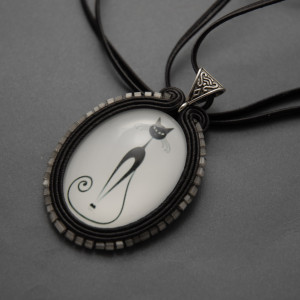 wisiorek sutasz z kotem