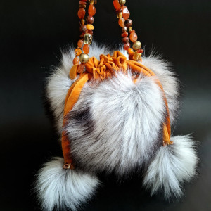 Mała futrzana torebka wizytowa do ręki