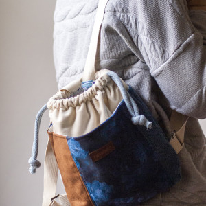 Kremowo-granatowy workoplecak mini z weluru