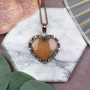 Miedziany ozdobny wisiorek z czerwonym awenturynem #566