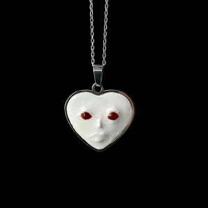 naszyjnik w kształcie serca