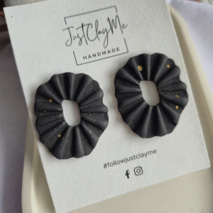 Czarne kolczyki sztyfty