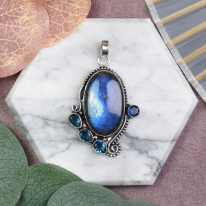 Posrebrzany miedziany ozdobny wisiorek z labradorytem i tanzanitami #595