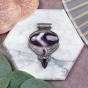 Posrebrzany miedziany ozdobny wisiorek z ametystami #598