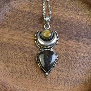 Posrebrzany księżycowy wisiorek z jaspisem i labradorytem #628