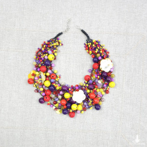 7013 Kolorowy naszyjnik boho z korali i masy perłowej