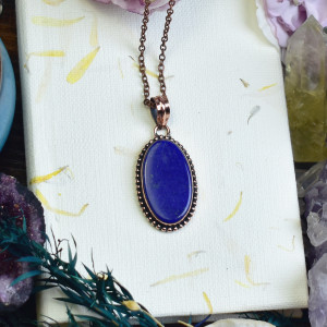 Miedziany ozdobny wisiorek z lapisem lazuli #652