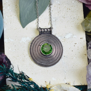 Posrebrzany miedziany wisiorek z peridotem - etniczny, boho #662