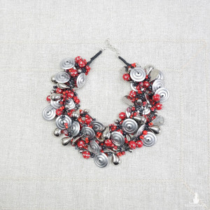 7016 Naszyjnik Industrial Red – czerwień i srebrzyste detale