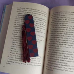 Zakładka do książki w serduszka