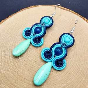 Kolorowe kolczyki sutasz z howlitem 8