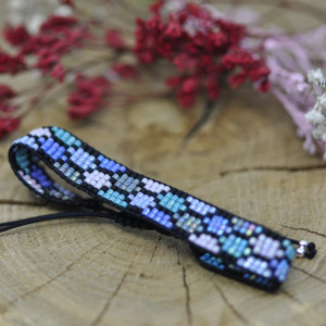 Bransoletka z koralików tkana na krośnie