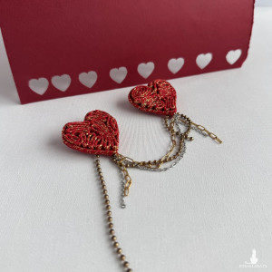 Brozka dwa małe serca czerwono złote