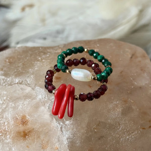 2 Pierścionki granat, koral, malachit, perła (duży rozmiar)