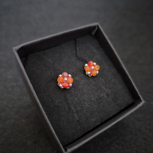 Delikatne Pomarańczowe Kolczyki Sztyfty - Karneol