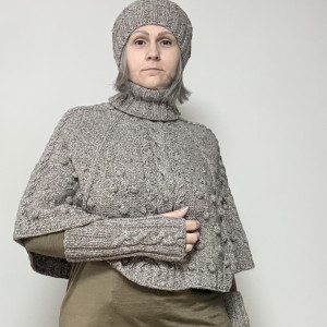 Poncho czapka mitenki,komplet