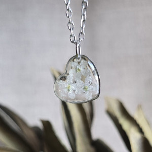 Srebrna zawieszka srebrny wisiorek kwiat naszyjnik żywica z żywicy kwiaty z kwiatami serce serduszko niezapominajki kwiatowy niezapominajki białe