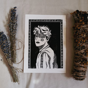 Linory „Chłopak z falowanymi włosami –ręcznie wykonany