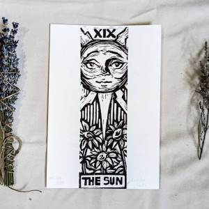 Linoryt „The Sun” – artystyczna karta tarota w technice linorytu