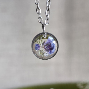 Srebrna zawieszka fioletowe kwiaty dziewczęca gipsówka