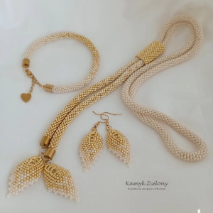 Komplet beżowo-złoty - wykończenia ze stali szlachetnej