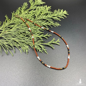 Krótki koralikowy naszyjnik - brązowy #1050