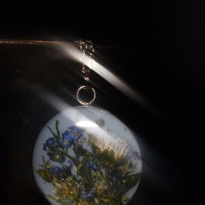 Wisior, naszyjnik z kwiatami niezapominajki i stokrotką