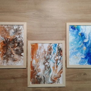 ZESTAW RĘCZNIE MALOWANYCH OBRAZÓW Z RAMAMI - TRYPTYK ENERGETYCZNY POURING - 3x 24x30cm