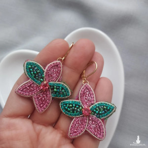 Wiosenne kolczyki KWIATKI w kolorze fuksji i zieleni