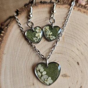 Komplet kolczyki srebrna zawieszka srebrny wisiorek wisior naszyjnik żywica kwiaty z prawdziwymi kwiatami zielone brokatowe dzika marchew