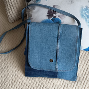 Torebka damska listonoszka na ramię stylowa jeansowa