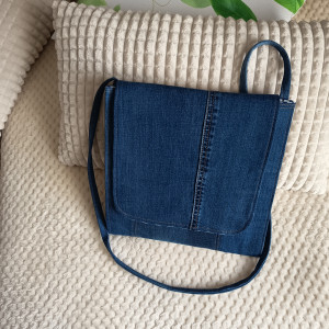 Torebka damska jeansowa listonoszka na ramię