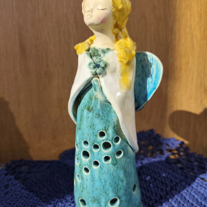 Anioł ceramiczny