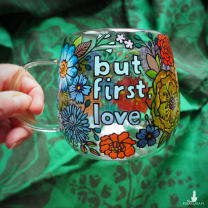 ręcznie malowany szklany kubek w kwiaty LOVE blue