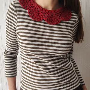 Czerwony kołnierzyk, modny dodatek