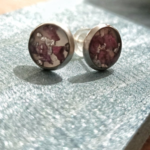 Drobne kolczyki sztyfty z prawdziwą piwonią | Stal nierdzewna | Żywica Resin Pro | Idealne na prezent