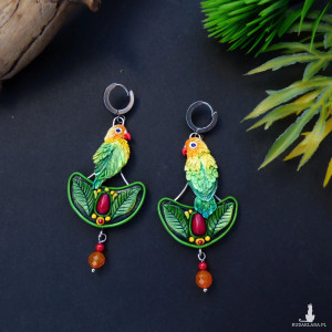 Kolczyki egzotyczne papugi z koralem