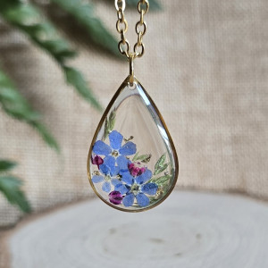 Złota zawieszka złoty wisiorek kwiat naszyjnik żywica z żywicy kwiaty łezka łza niezapominajka niezapominajki