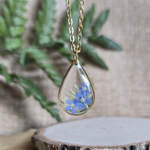 Złota zawieszka złoty wisiorek kwiat naszyjnik żywica z żywicy kwiaty łezka łza niezapominajka niezapominajki