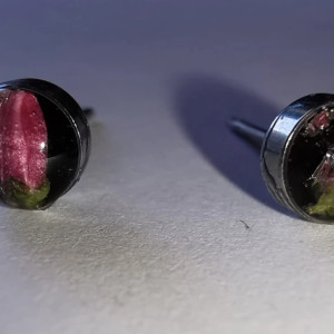 Mini kolczyki z kwiatkiem