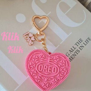 Breloczek klikające oreo różowe "love"