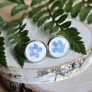 Srebrne kolczyki wkręty sztyfty żywica z żywicy kwiaty z kwiatami suszone prawdziwe kwiaty retro vintage kobiece na prezent delikatne niebieskie niezapominajki niezapominajkami