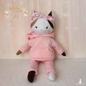 Kotek Bella przytulanka, w różowym dresiku, prezent GOTOWY