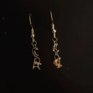 Delikatne kolczyki z motywem księżyca, kręgi