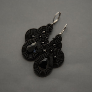 czarne kolczyki /klipsy sutasz