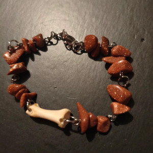 Bransoletka z kością lisa oraz piasku pustyni